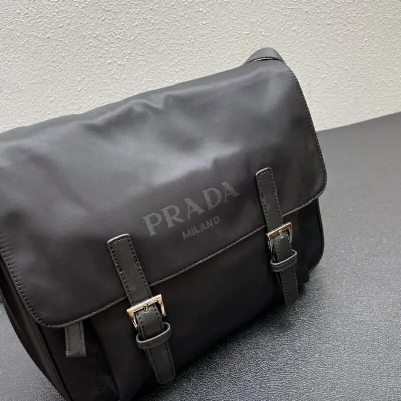 prada aaa homme mini sac a main s_123b37b4